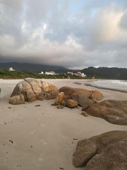 Apto 80M Da Praia Grande Vista Mar! Governador Celso Ramos Exterior photo